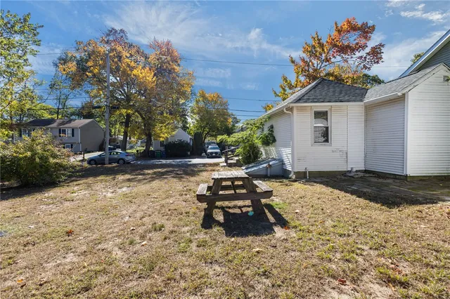 $399,900 | 31 Oakhurst Avenue, Warwick, RI 02889