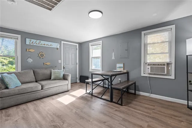 $399,900 | 31 Oakhurst Avenue, Warwick, RI 02889