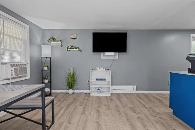 $399,900 | 31 Oakhurst Avenue, Warwick, RI 02889