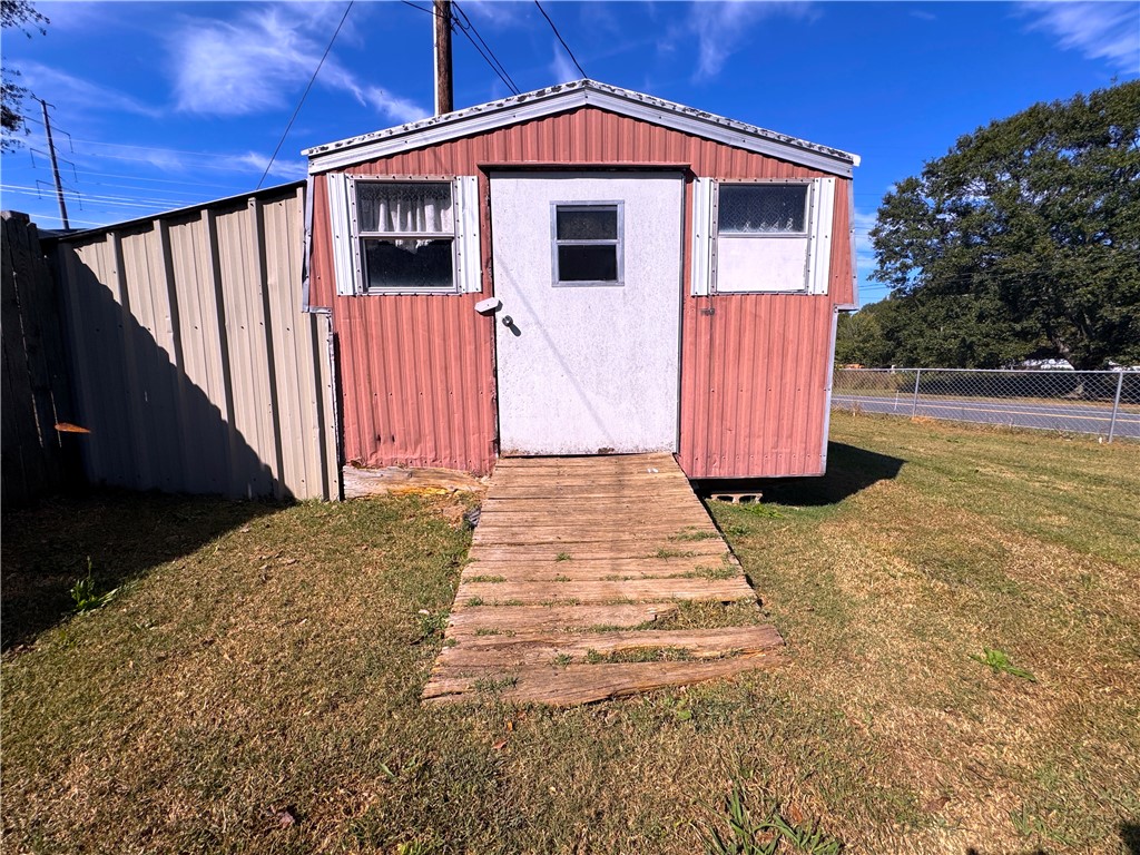 102 Griffin Road Belton, SC 29627 - Photo 10 of 29