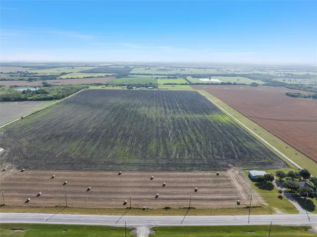 a view of an ocean beach and a ocean view