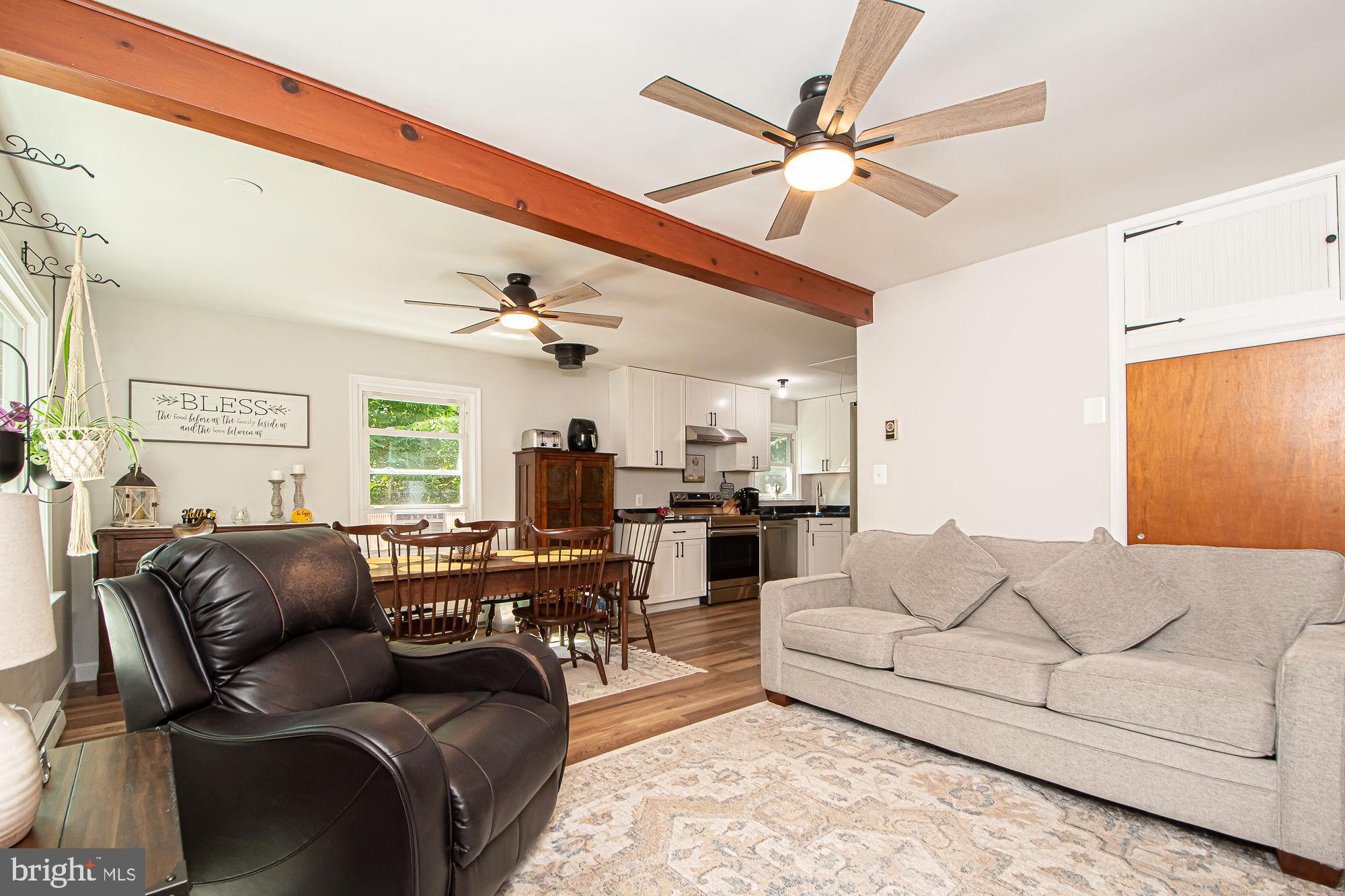 61 Mt Marshall Road Washington, VA 22747 - Photo 23 of 54 a living room with furniture
