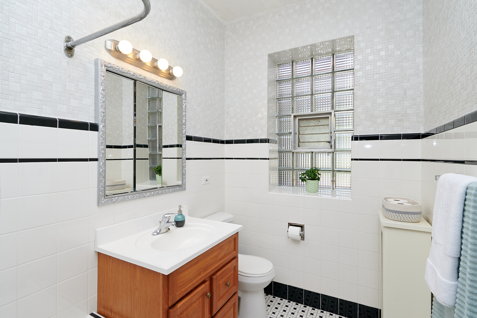 5302 South Cornell Avenue, Unit 3 Chicago, IL 60615 - Photo 29 of 34