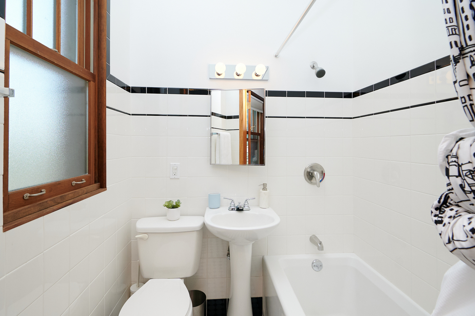 5302 South Cornell Avenue, Unit 3 Chicago, IL 60615 - Photo 31 of 34