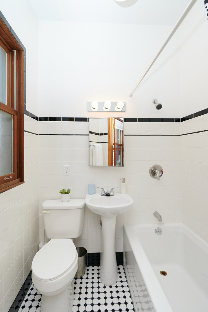 5302 South Cornell Avenue, Unit 3 Chicago, IL 60615 - Photo 32 of 34