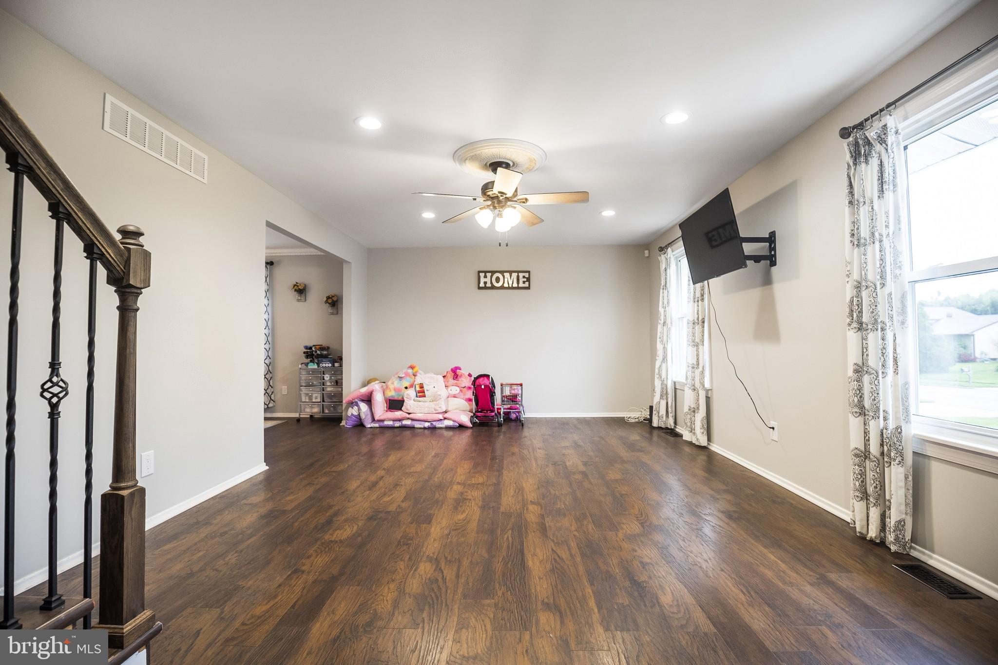 1514 Brick Road Cherry Hill, NJ 08003 - Photo 4 of 40 Living Room