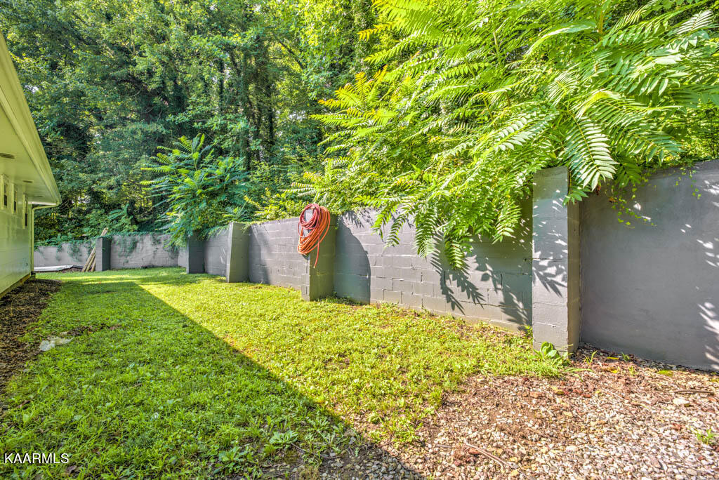 3356 Long Hollow Road Knoxville, TN 37938 - Photo 4 of 23 LngHllw3356e (3)