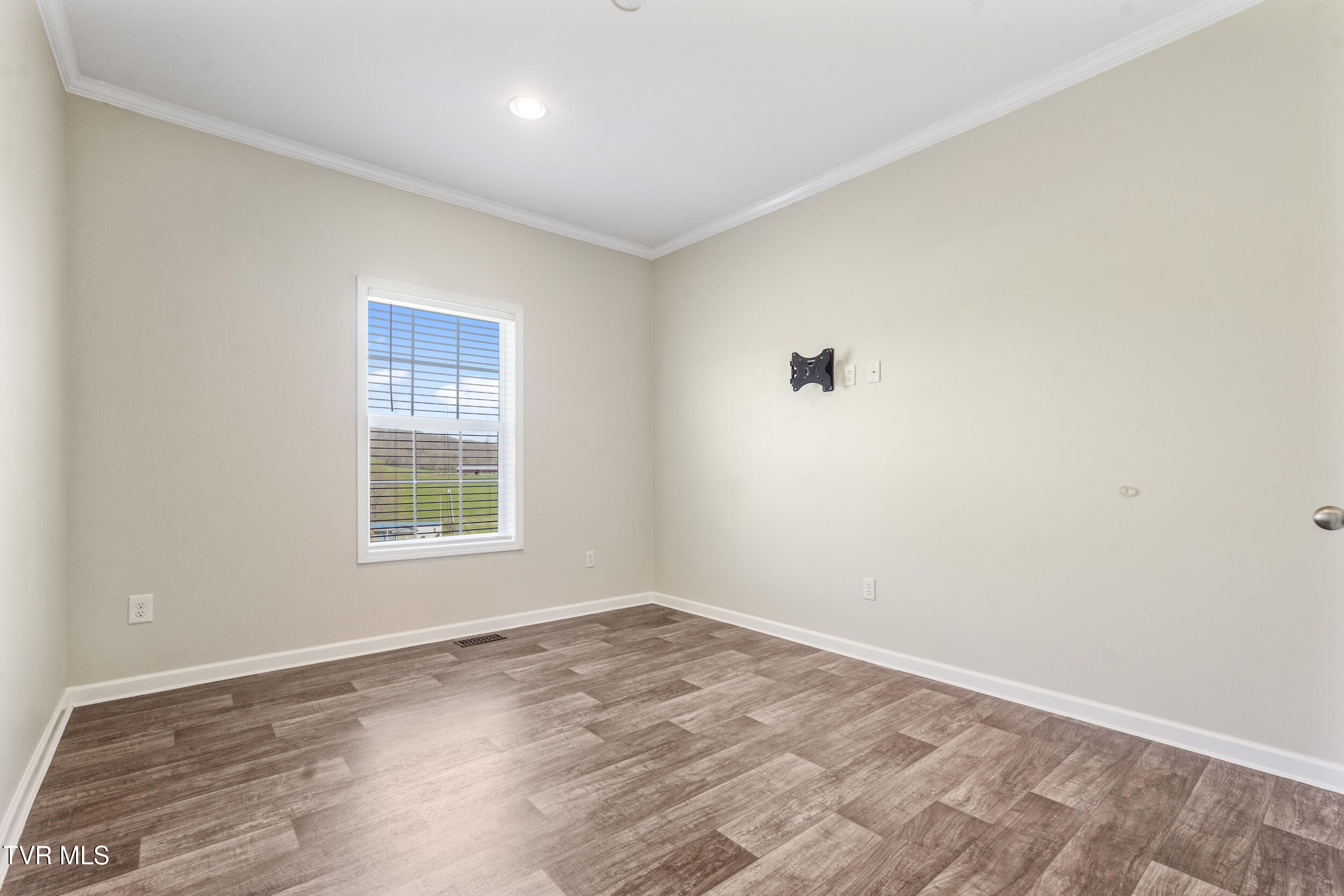 1390 Milburnton Road Limestone, TN 37681 - Photo 19 of 46 19_arw09585
