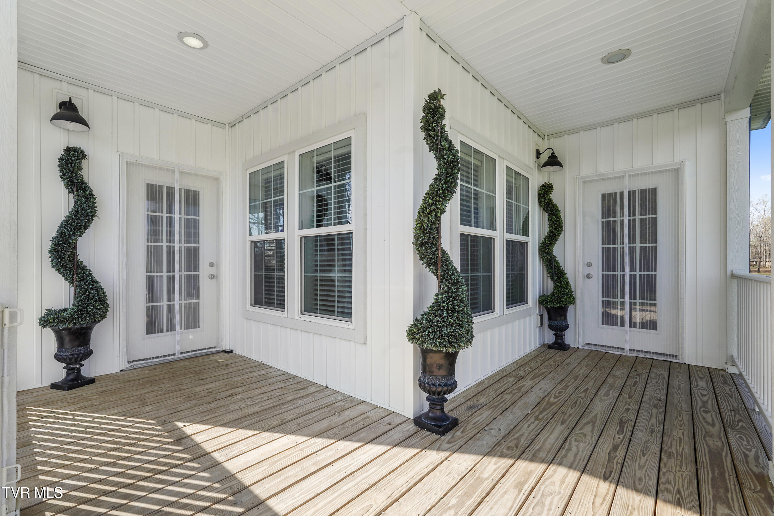 1390 Milburnton Road Limestone, TN 37681 - Photo 4 of 46 4_arw09499