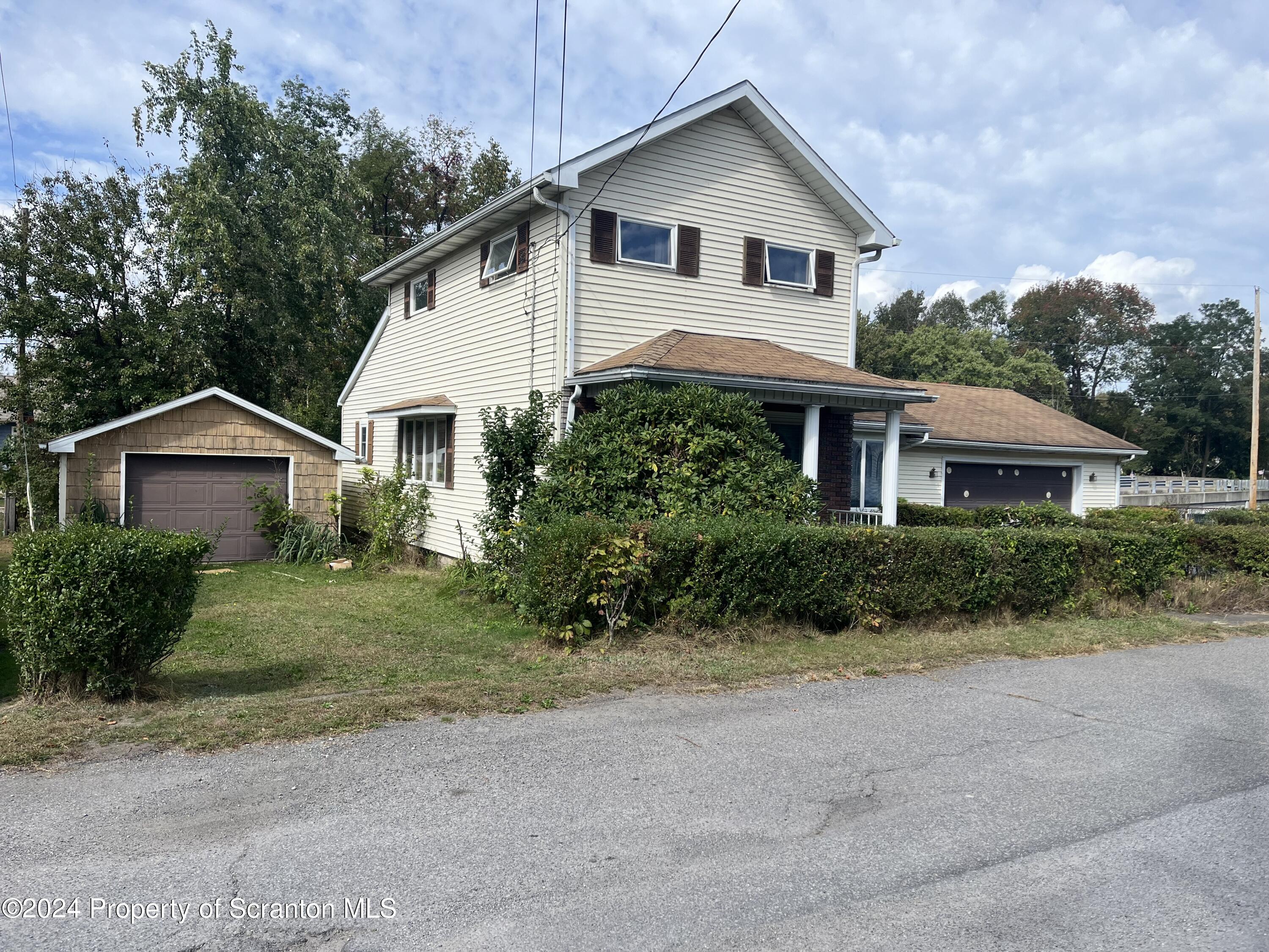 134 Lampman Street Avoca, PA 18641 - Photo 3 of 13