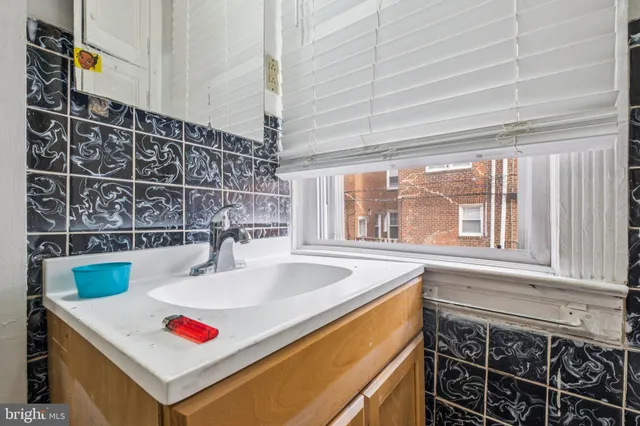 $250,000 | 235 Ashby Road, Upper Darby, PA 19082