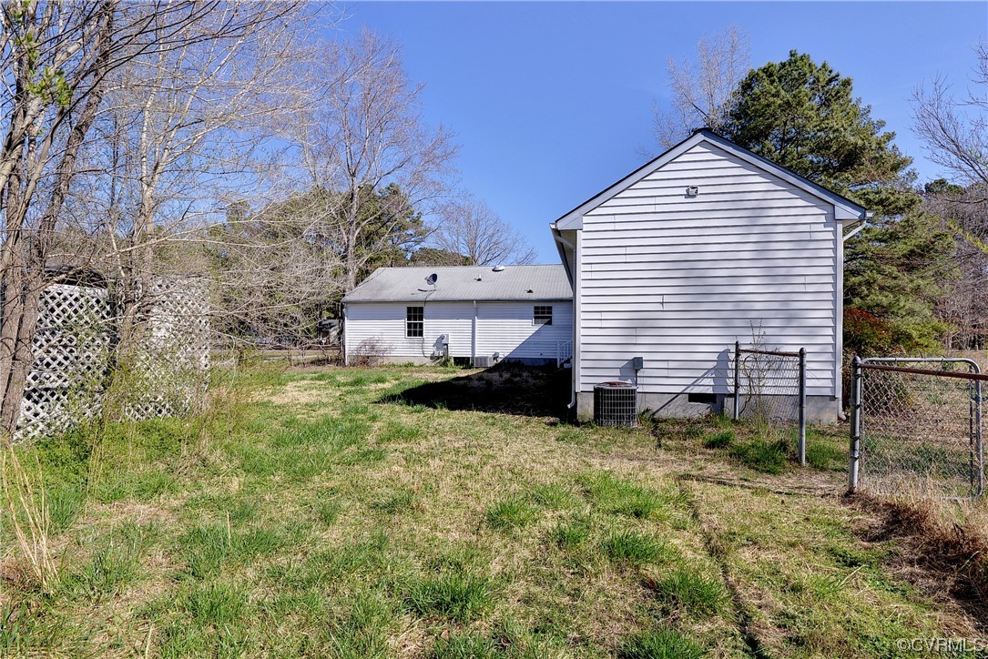 175 Racefield Drive Toano, VA 23168 - Photo 27 of 32 a view of a house with a yard