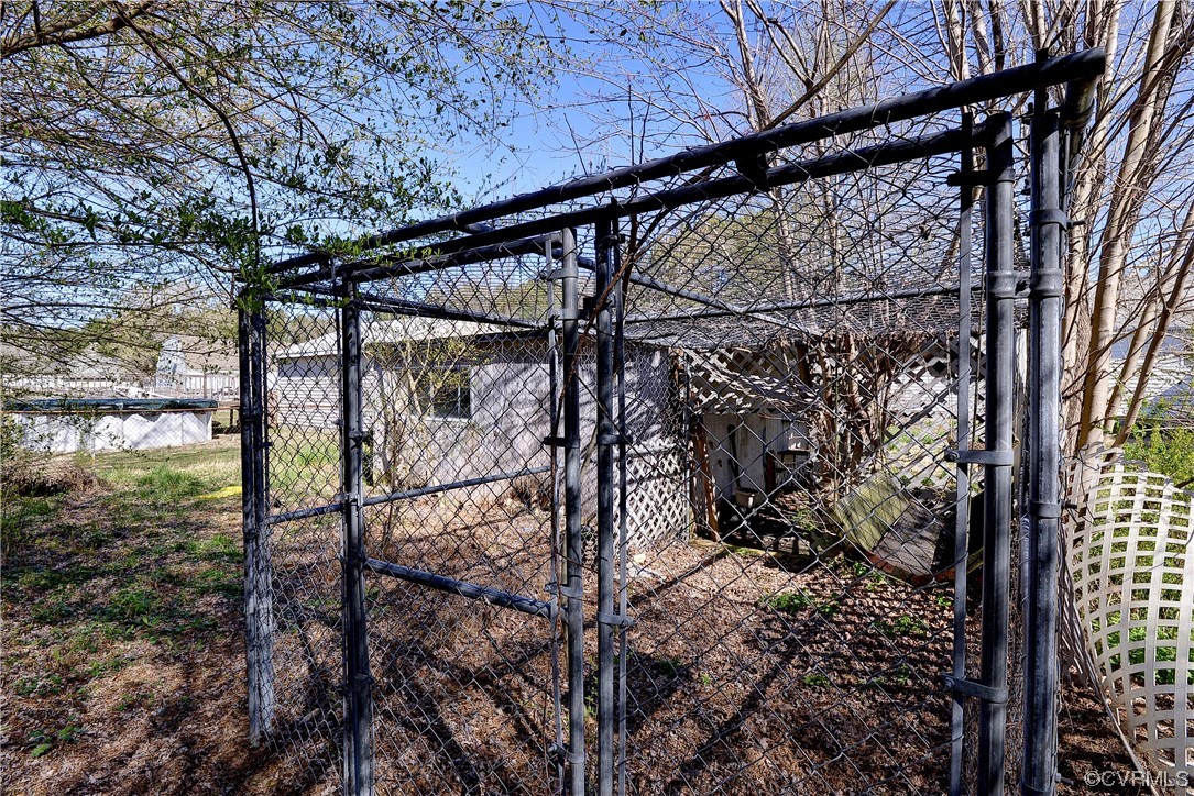 175 Racefield Drive Toano, VA 23168 - Photo 32 of 32 a view of a pathway of a house