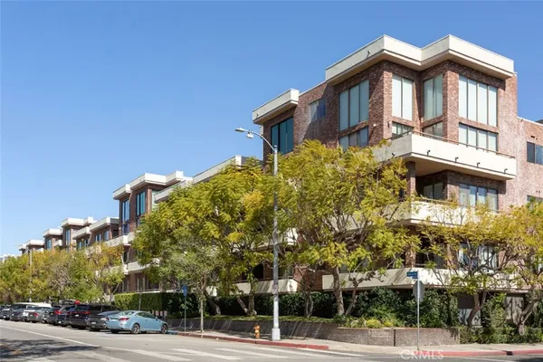 $5,750 | 1880 Veteran Avenue, Los Angeles, CA 90025