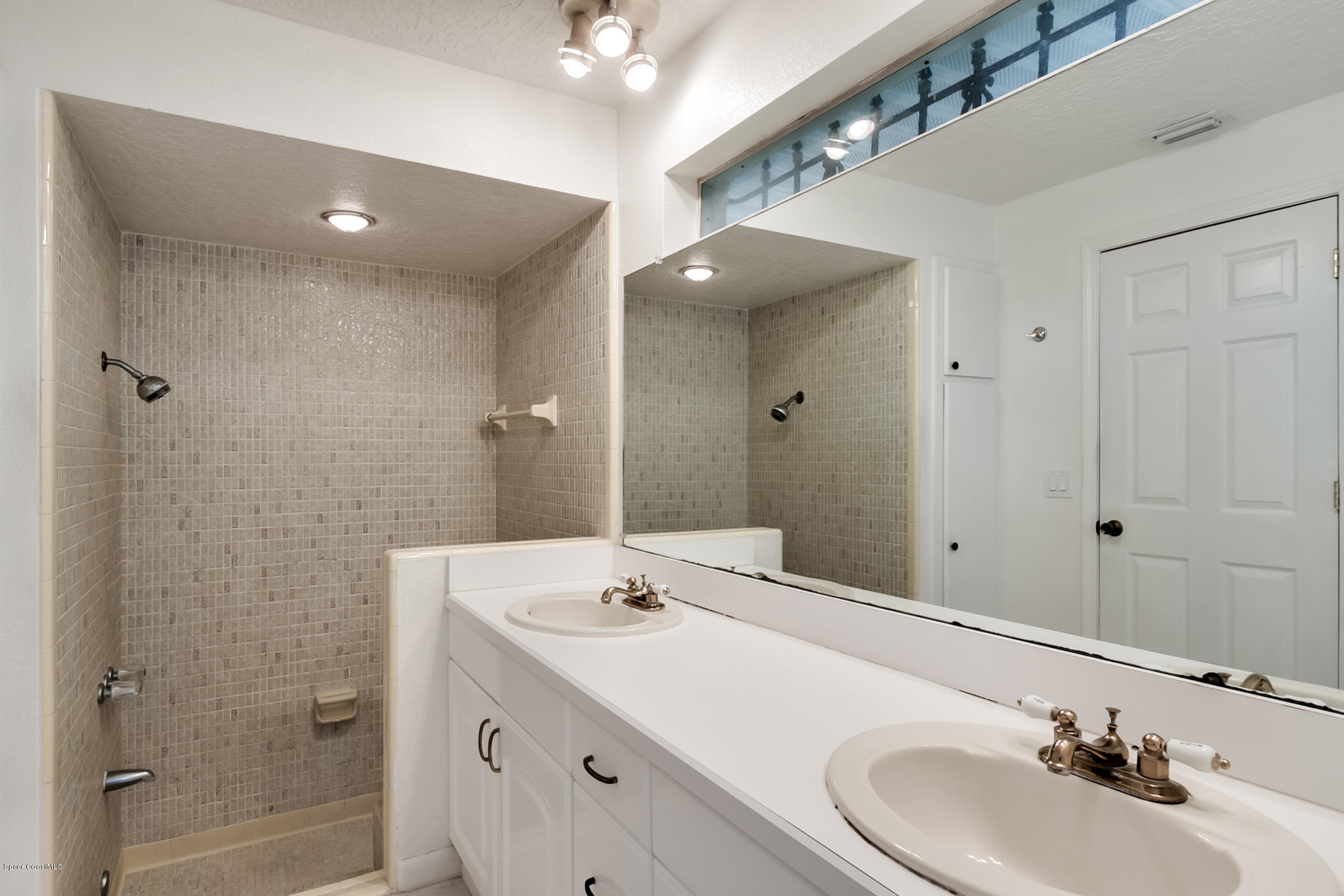 9 Country Club Road Cocoa Beach, FL 32931 - Photo 22 of 29 9 Country Club-35