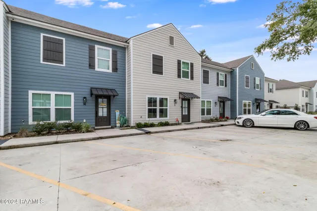 $250,000 | 104 Whittington Drive, Unit M, Lafayette, LA 70503