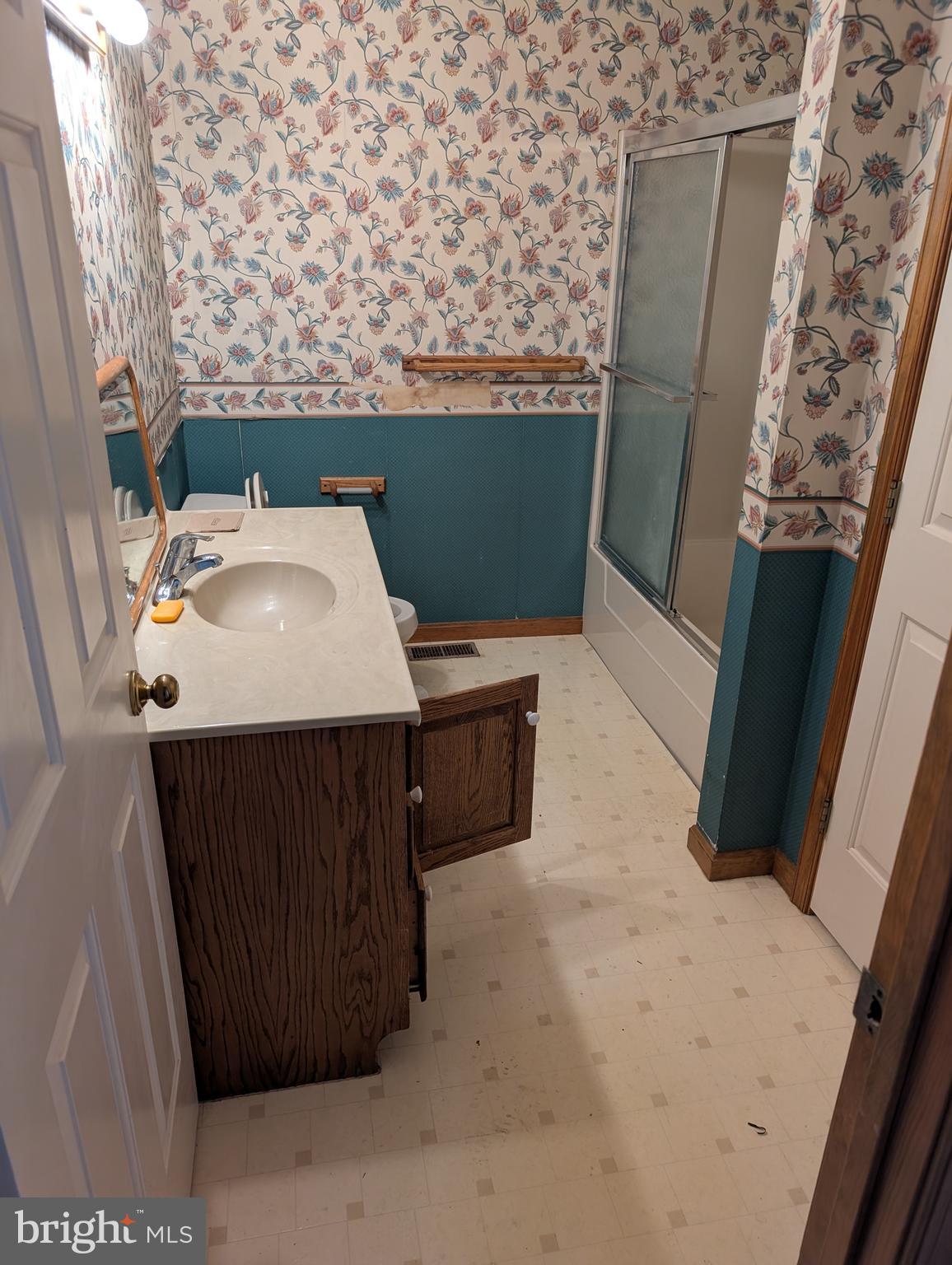 11373 Beideman Road Lincoln, DE 19960 - Photo 8 of 35 downstairs bath