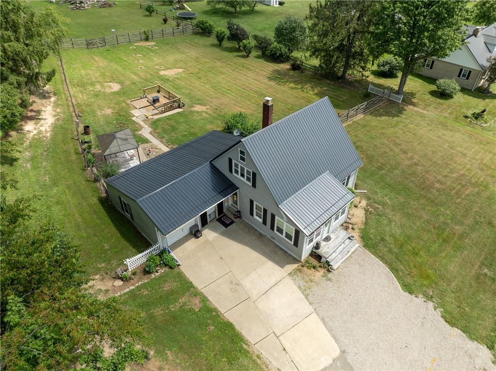 492 Mapletown Road Garards Fort, PA 15334 - Photo 9 of 26