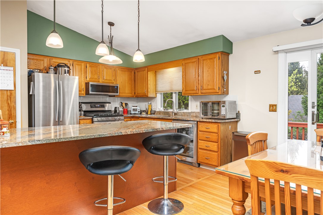 84 Lynde Street Providence, RI 02908 - Photo 3 of 34