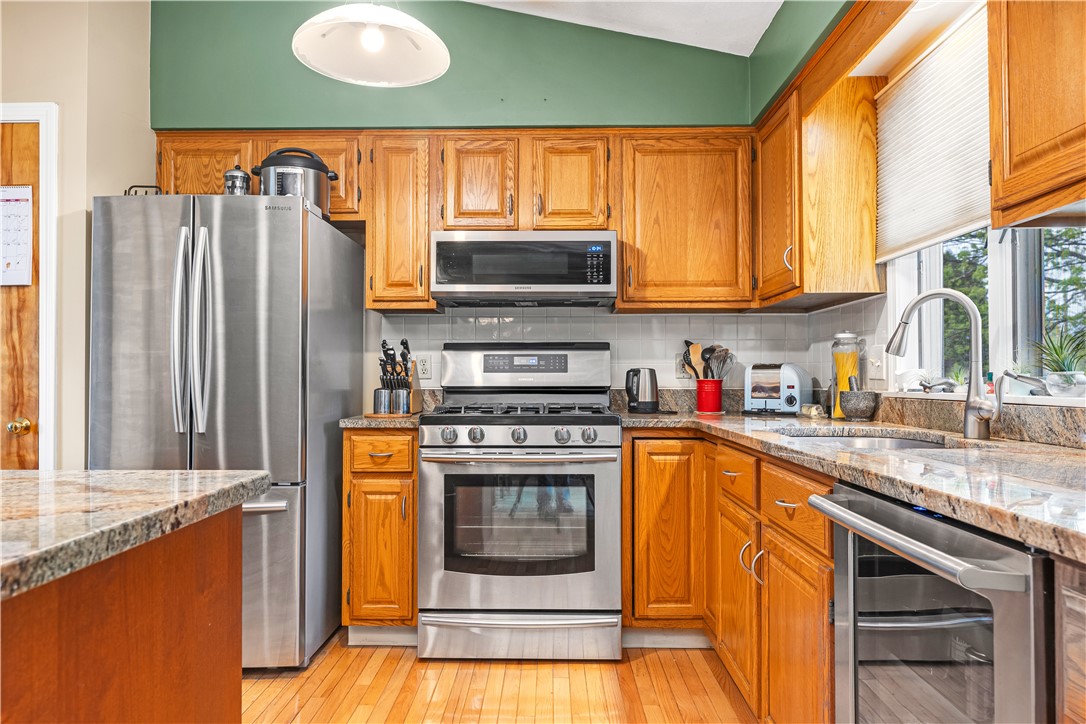 84 Lynde Street Providence, RI 02908 - Photo 6 of 34