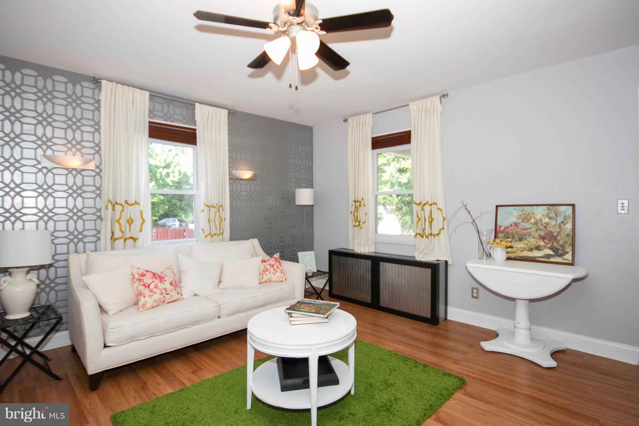 5501 Lothian Road Baltimore, MD 21212 - Photo 2 of 30 Living Room