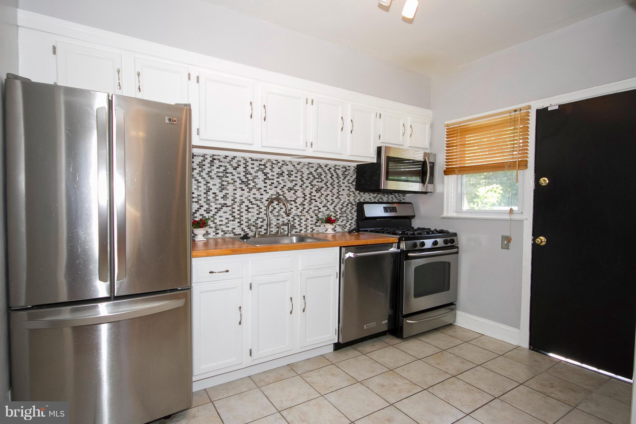 5501 Lothian Road Baltimore, MD 21212 - Photo 12 of 30 Kitchen
