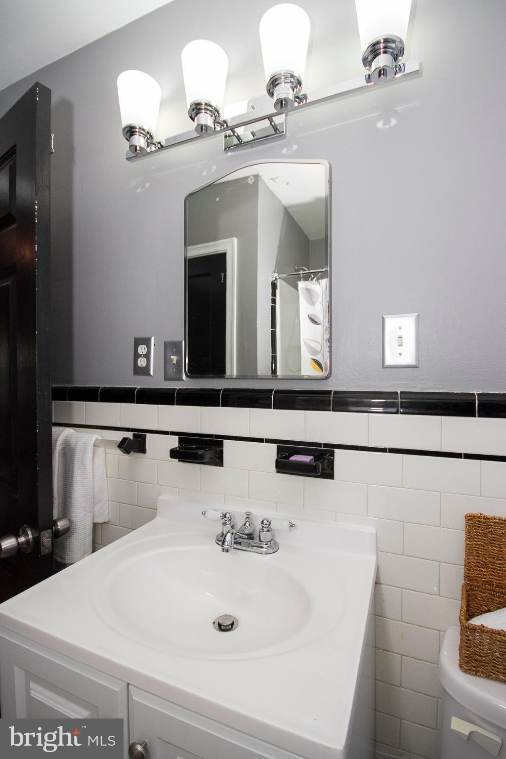 5501 Lothian Road Baltimore, MD 21212 - Photo 16 of 30 Bath