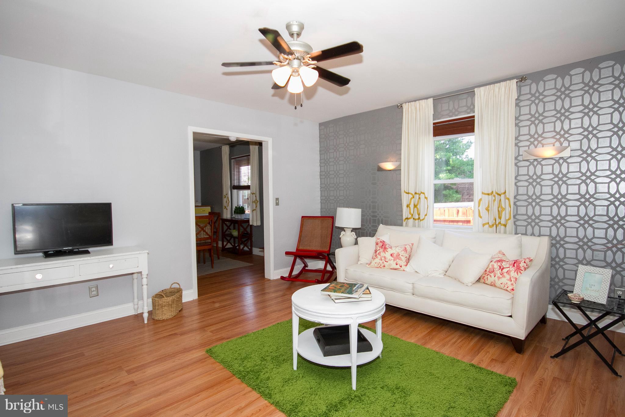 5501 Lothian Road Baltimore, MD 21212 - Photo 5 of 30 Living Room