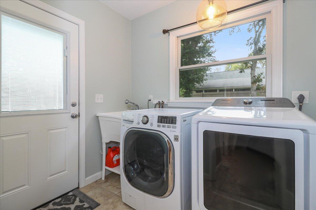 136 Harwich Road Brewster, MA 02631 - Photo 9 of 23 16-Laundry Room