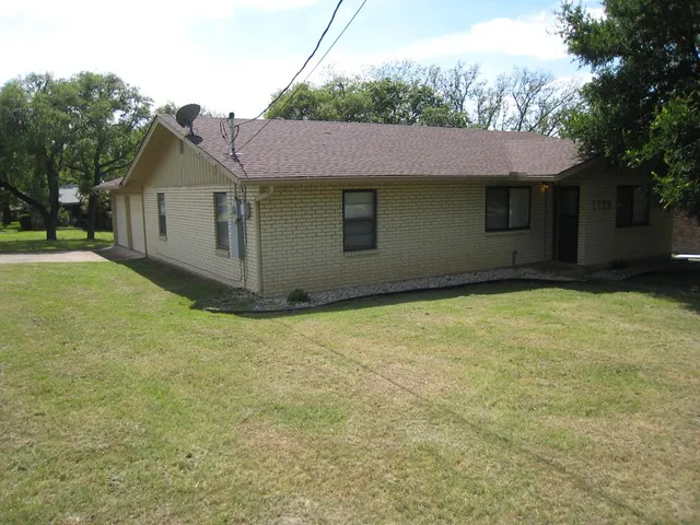 $1,800 | 1129 Nancy Beth Drive, Kerrville, TX 78028