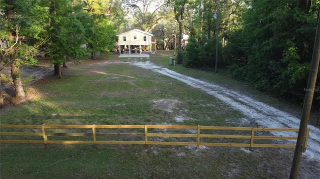 a view of a pathway of a park