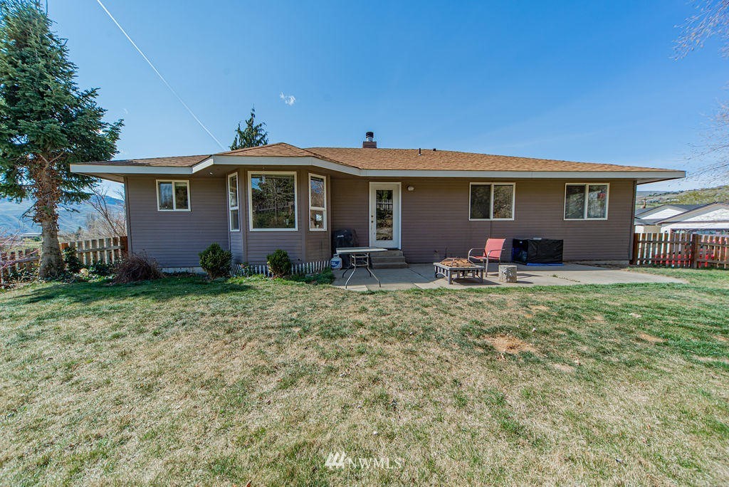 3765 Knowles Road Wenatchee, WA 98801 - Photo 35 of 36 Gallery Image 35