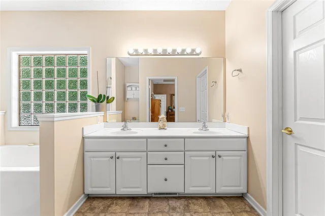 $529,900 | 621 Chickasaw Drive, Westminster, SC 29693