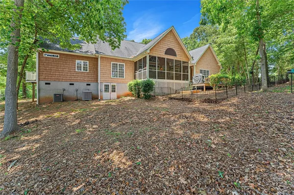 $529,900 | 621 Chickasaw Drive, Westminster, SC 29693
