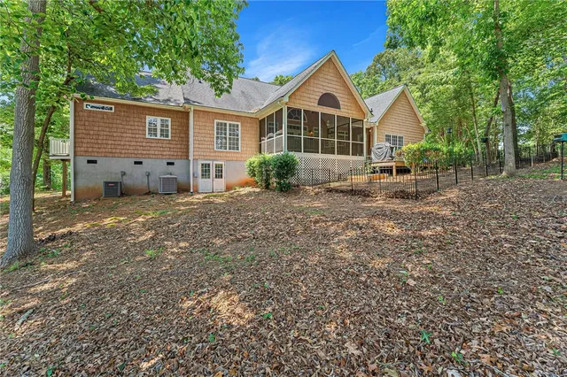 $529,900 | 621 Chickasaw Drive, Westminster, SC 29693