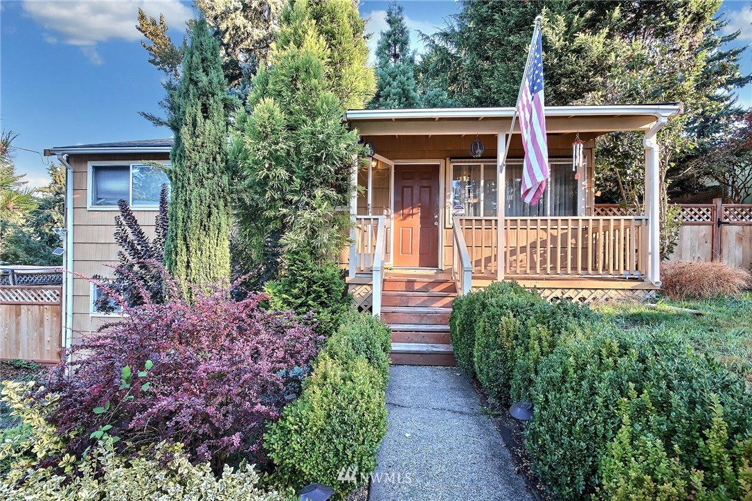 1002 Southwest 307th Street Federal Way, WA 98023 - Photo 2 of 24 Gallery Image 2