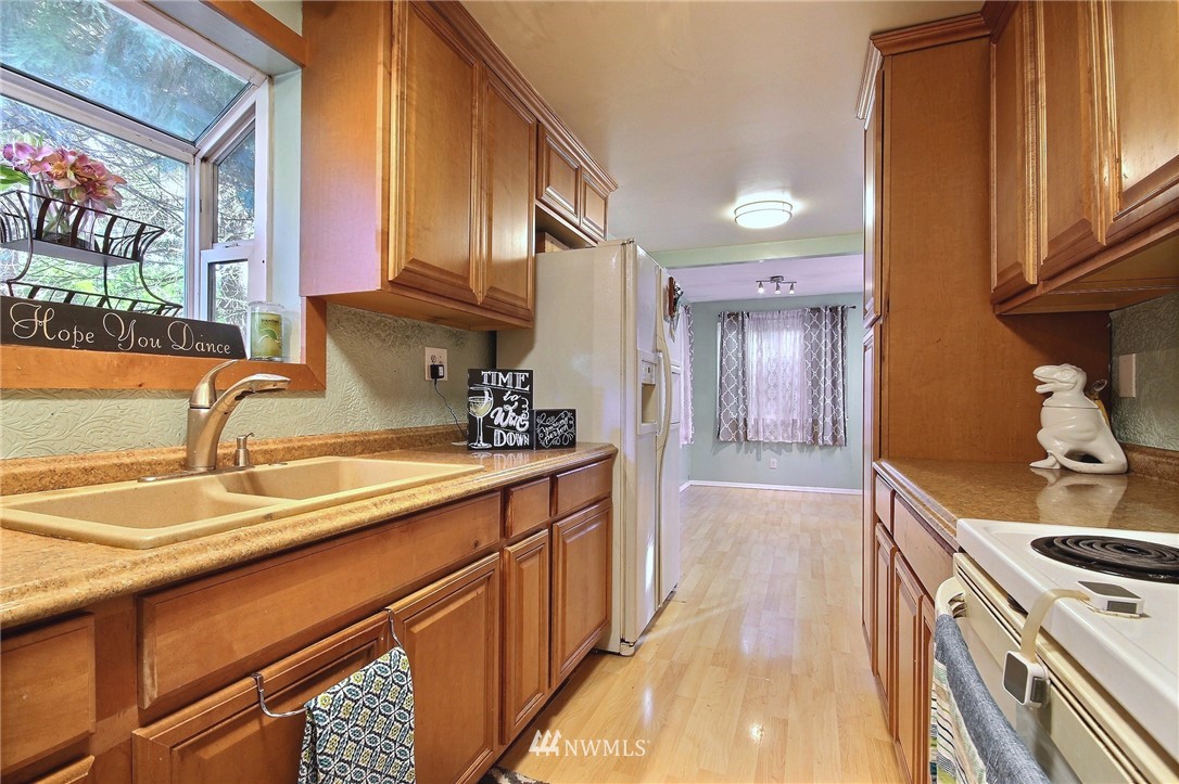 1002 Southwest 307th Street Federal Way, WA 98023 - Photo 14 of 24 Gallery Image 14