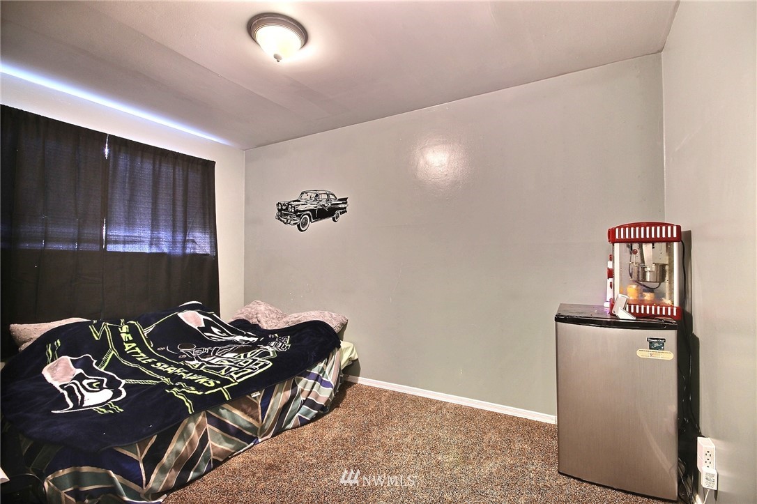 1002 Southwest 307th Street Federal Way, WA 98023 - Photo 18 of 24 Gallery Image 18