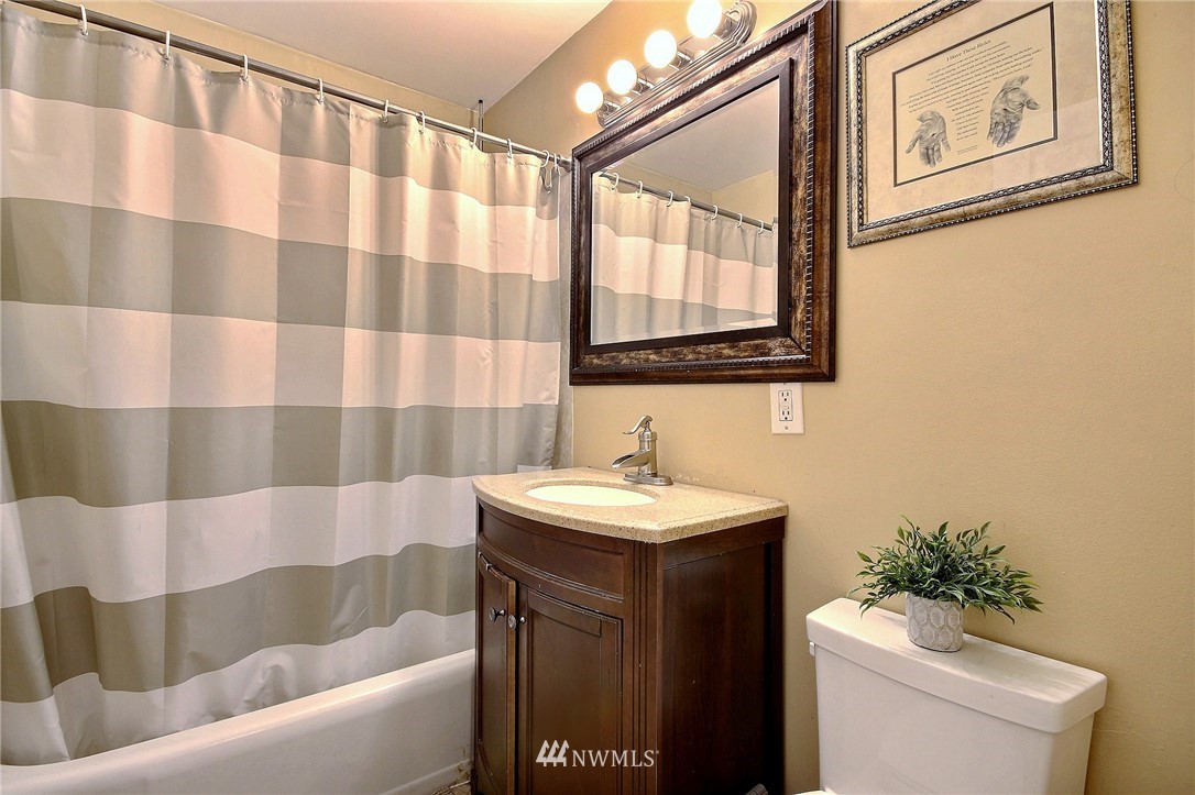 1002 Southwest 307th Street Federal Way, WA 98023 - Photo 20 of 24 Gallery Image 20
