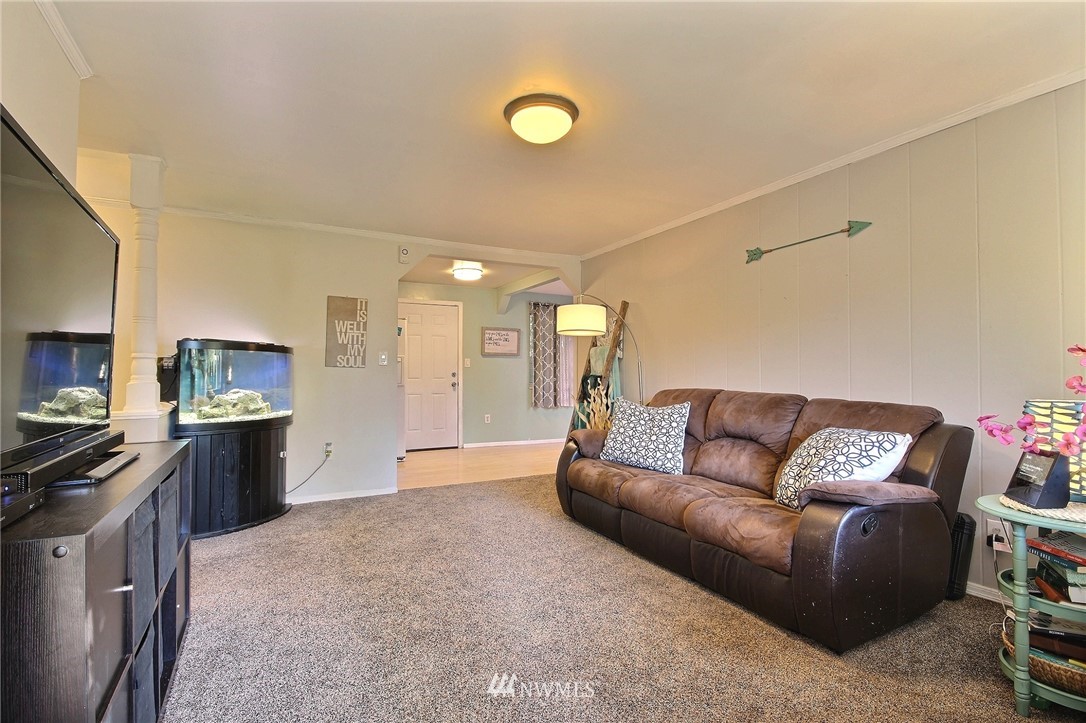 1002 Southwest 307th Street Federal Way, WA 98023 - Photo 4 of 24 Gallery Image 4
