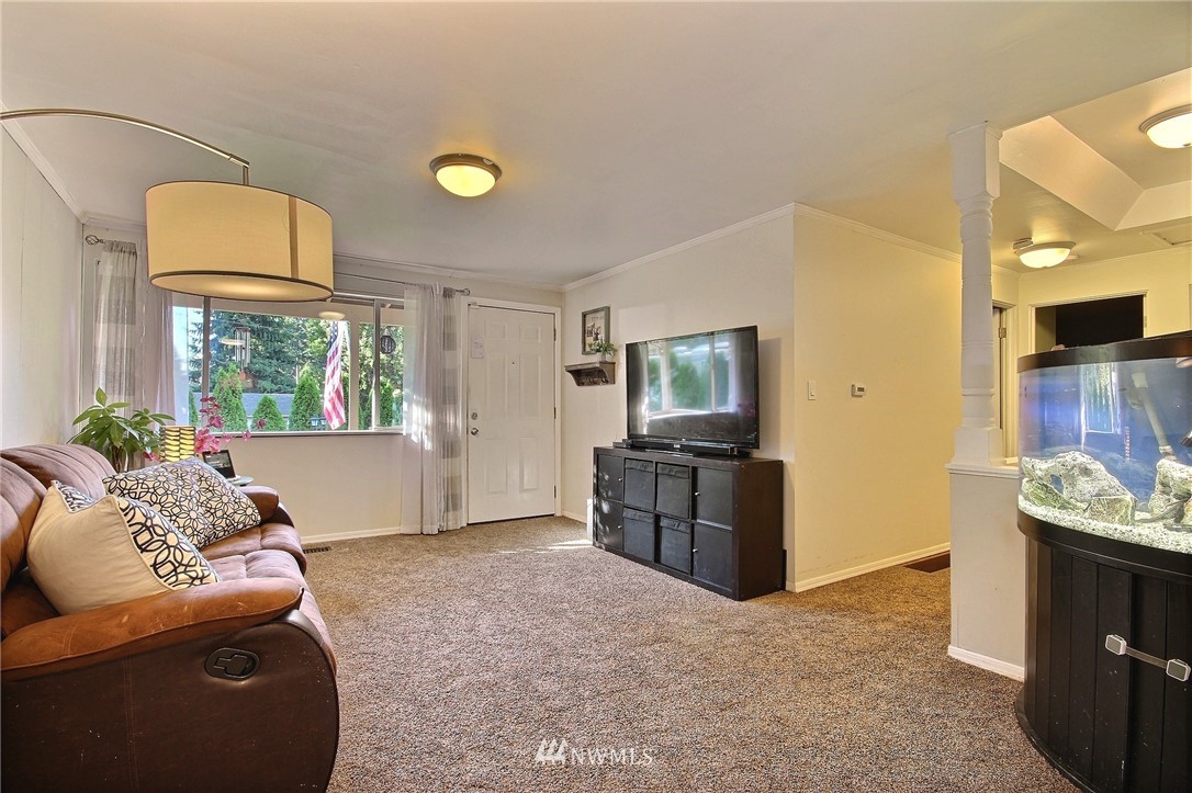 1002 Southwest 307th Street Federal Way, WA 98023 - Photo 5 of 24 Gallery Image 5