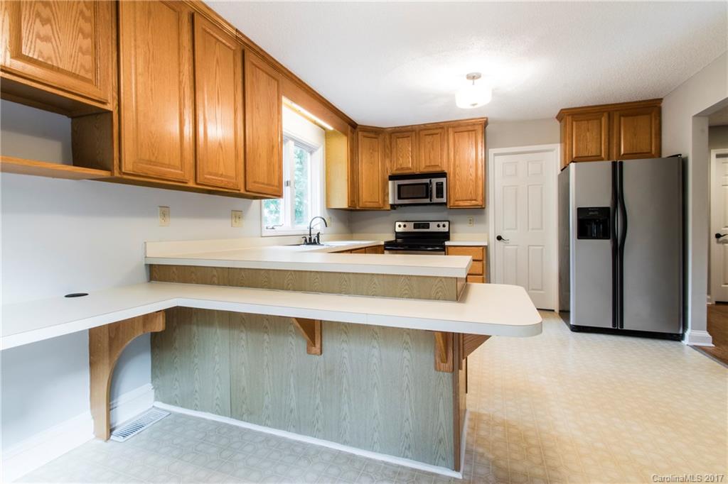 145 Surfside Road Mooresville, NC 28117 - Photo 11 of 24 Gallery Image 11