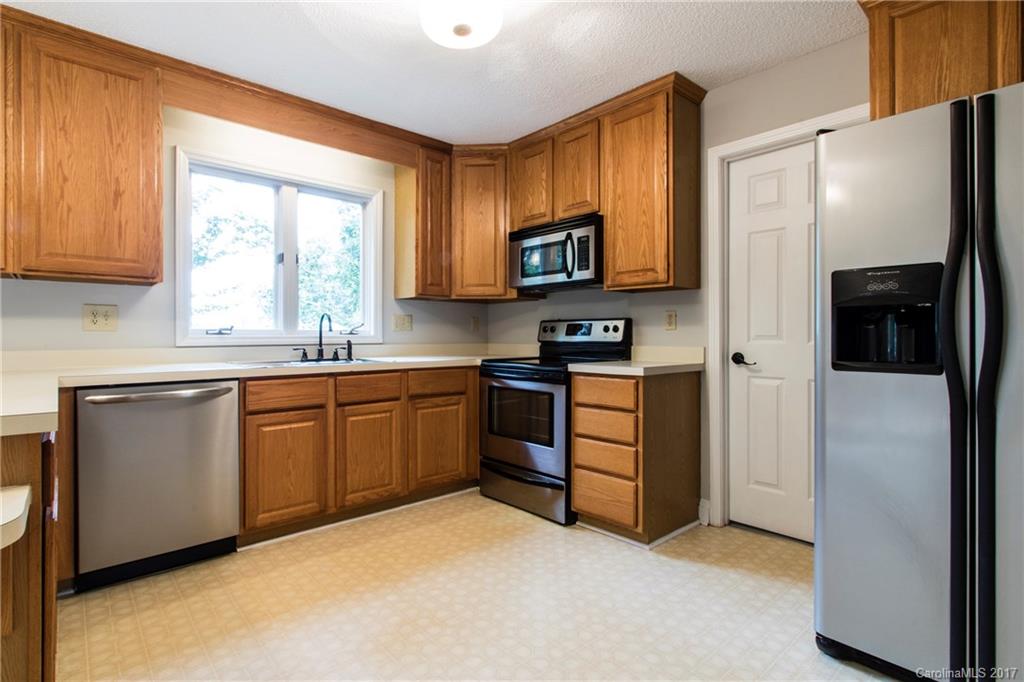 145 Surfside Road Mooresville, NC 28117 - Photo 12 of 24 Gallery Image 12