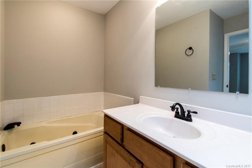 145 Surfside Road Mooresville, NC 28117 - Photo 18 of 24 Gallery Image 18