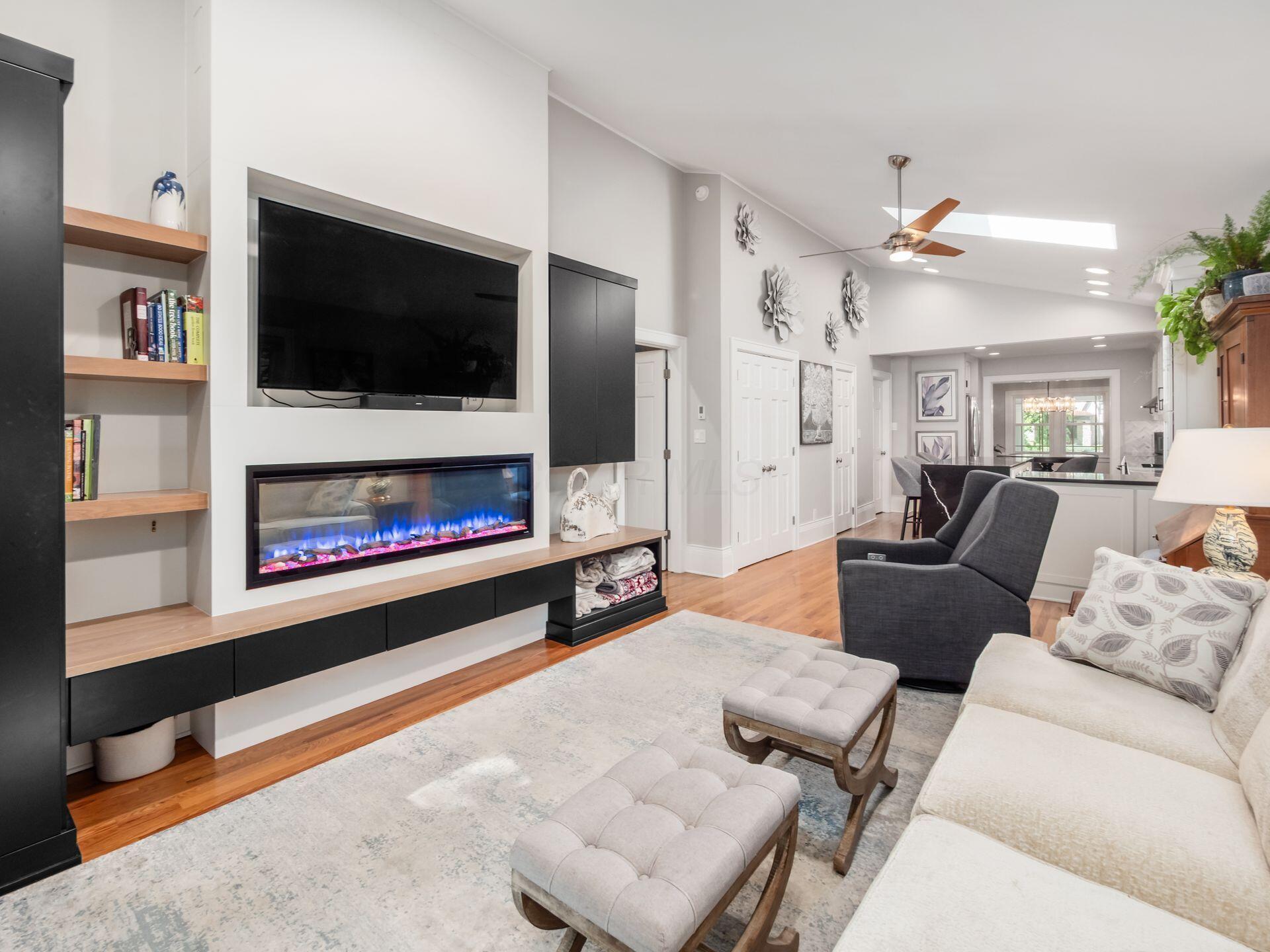 180 South Ardmore Road Columbus, OH 43209 - Photo 22 of 45 Family Room Overview