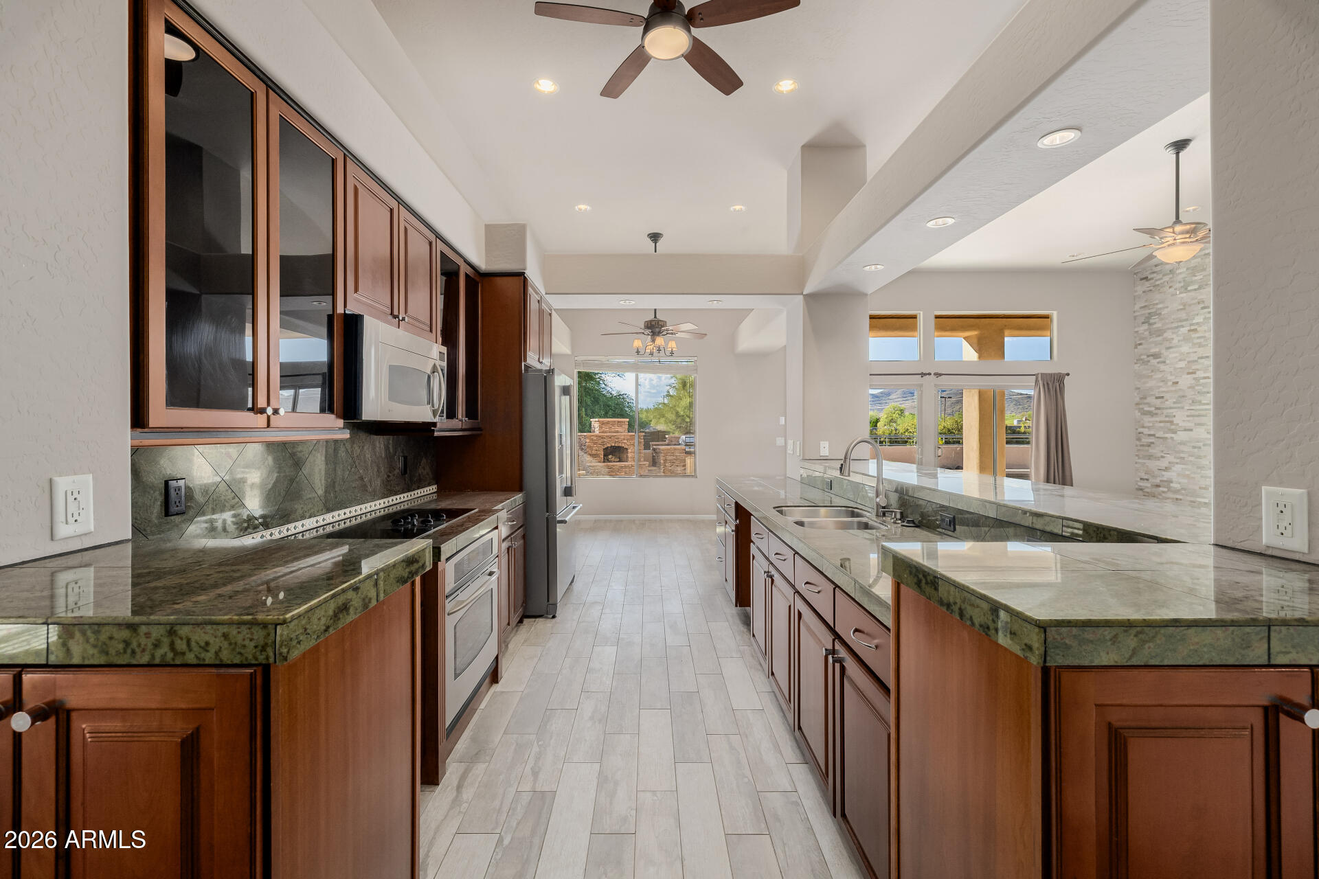 1916 East Primrose Path Phoenix, AZ 85086 - Photo 13 of 56 18 Primrose