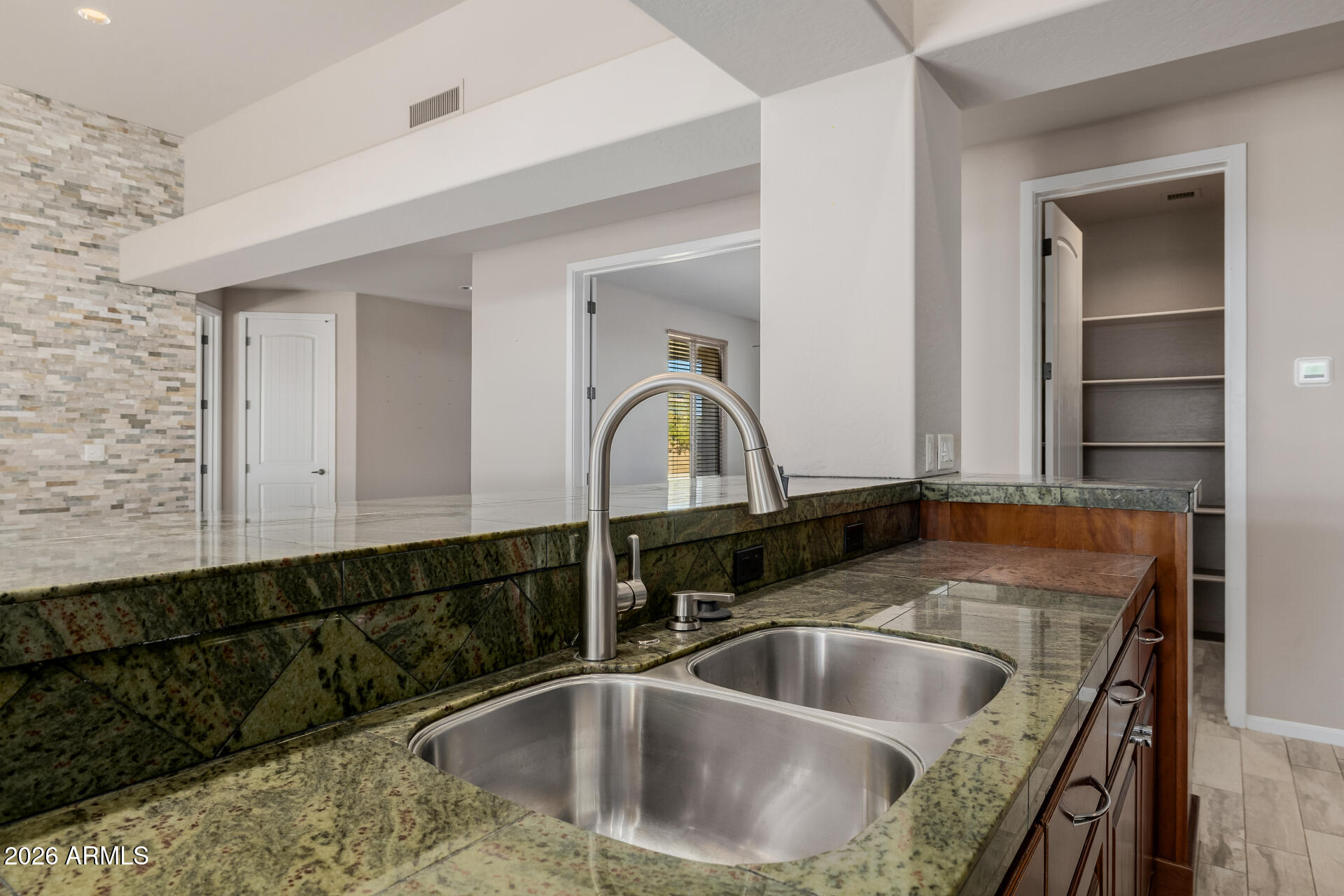 1916 East Primrose Path Phoenix, AZ 85086 - Photo 14 of 56 22 Primrose