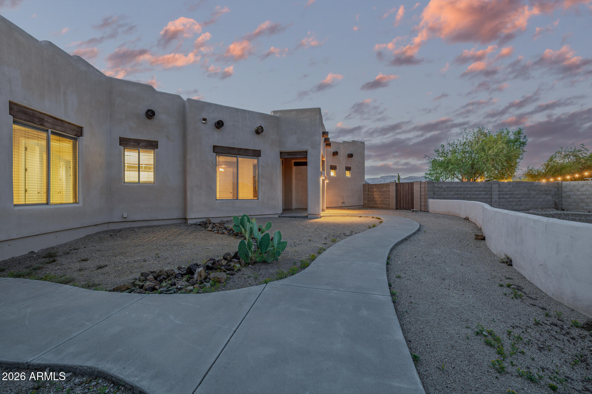 1916 East Primrose Path Phoenix, AZ 85086 - Photo 4 of 56 03 Primrose