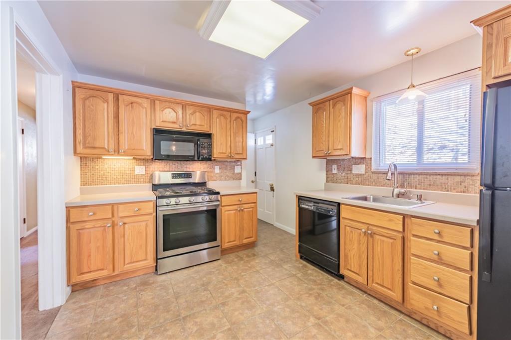 1913 Beulah Road Pittsburgh, PA 15235 - Photo 6 of 25 Gallery Image 6