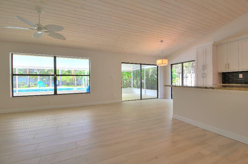 520 Enfield Road Delray Beach, FL 33444 - Photo 2 of 11 Living 2